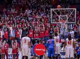 LaDarius shoots a FT